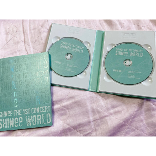 SHINee(シャイニー)の【美品】SHINee / 1st concert in seoul DVD 字幕 エンタメ/ホビーのDVD/ブルーレイ(ミュージック)の商品写真