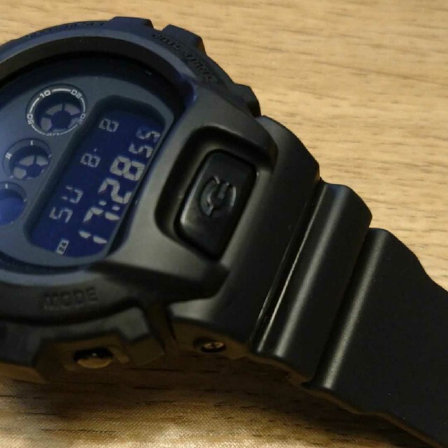 【極上美品】カシオ デジタル　腕時計 g-shock dw-6900bb 三つ目