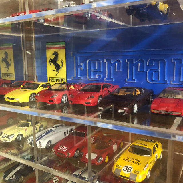 フェラーリ　ミニカー　コレクション　2ケースセット エンタメ/ホビーのおもちゃ/ぬいぐるみ(ミニカー)の商品写真