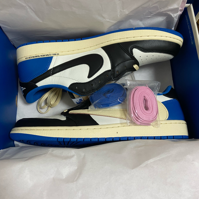 NIKE(ナイキ)のTRAVIS SCOTTO X FRAGMENT AIRJORDAN 1 LOW メンズの靴/シューズ(スニーカー)の商品写真