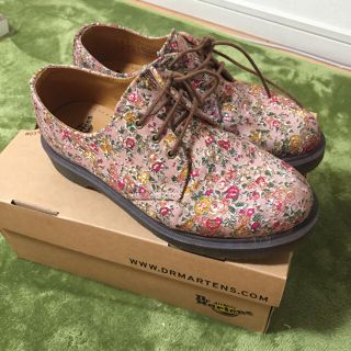 ドクターマーチン(Dr.Martens)のDr.Martens 花柄シューズ uk6(ローファー/革靴)