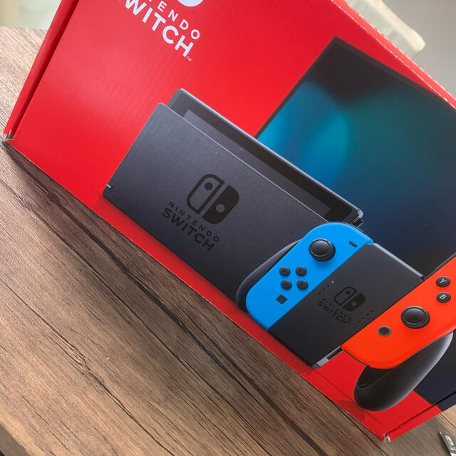 任天堂スイッチ Switch 本体　新型　動作確認済　2022年製　QA3672