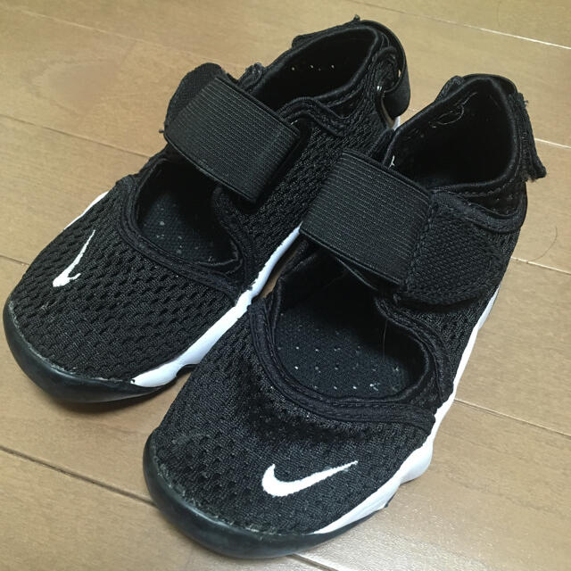 NIKE(ナイキ)のNIKE エアリフト 17cm キッズ/ベビー/マタニティのキッズ靴/シューズ(15cm~)(サンダル)の商品写真