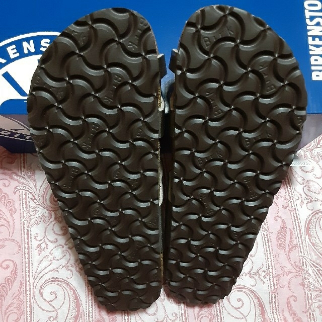 BIRKENSTOCK(ビルケンシュトック)の【未使用】BIRKENSTOCKﾏﾔﾘ　37　ｸﾞﾚｲｽﾌﾙﾄｰﾌﾟ レディースの靴/シューズ(サンダル)の商品写真