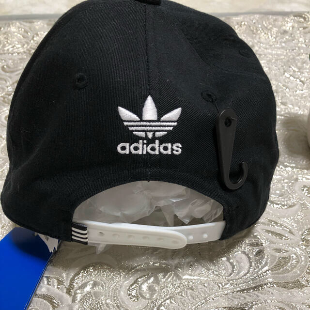 adidas(アディダス)のadidas originalキャップ メンズの帽子(キャップ)の商品写真