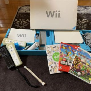 Wii 本体と付属品(説明書、箱付き(家庭用ゲーム機本体)