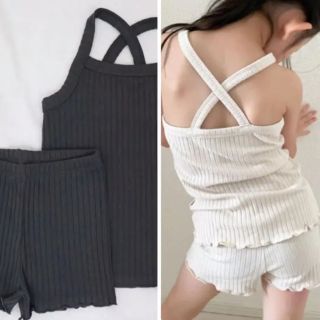 22j_boutique　背中開き　キャミソール　ショートパンツ　2枚組　セット(Tシャツ/カットソー)