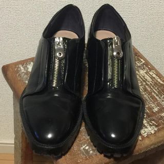 ザラ(ZARA)のぽん様専用(ローファー/革靴)