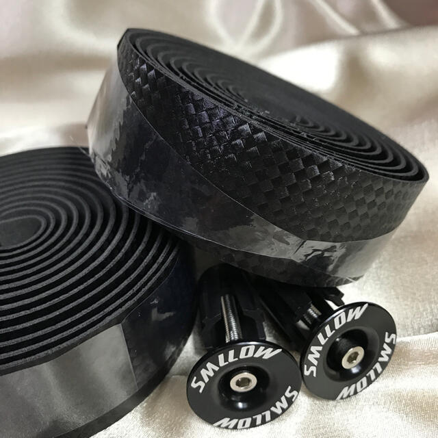 ☆自転車バーテープ☆ハンドルテープ☆グリップ良好♪黒♪♪アルミバーキャップ付きの通販 by eripal55 プロフ読んでね(๑˃̵ᴗ˂̵)و|ラクマ ☆自転車バーテープ☆ハンドルテープ☆グリップ良好♪黒♪♪アルミバーキャップ付きの通販 by eripal55 プロフ読んでね(๑˃̵ᴗ˂̵)و|ラクマ