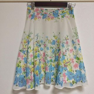 トッカ(TOCCA)の【超美品】TOCCA スカート 花柄 2 夏 フレアー 可愛い トッカ(ひざ丈スカート)