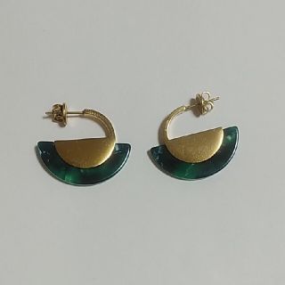 イアパピヨネ(ear PAPILLONNER)のイアパピヨネ　半円ピアス(ピアス)