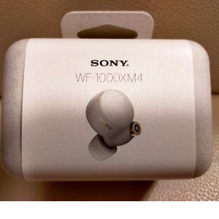 SONY（ソニー）WF-1000XM4 プラチナシルバー　ケース付き