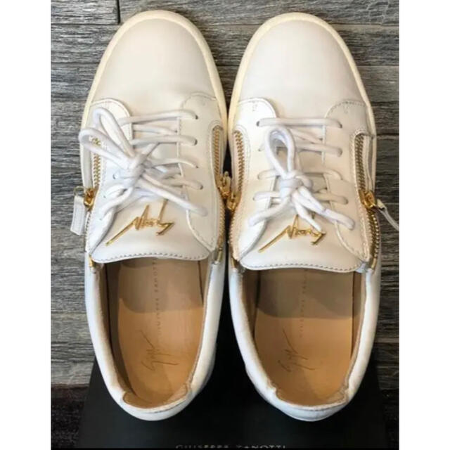 Giuseppe Zanotti Design(ジュゼッペザノッティデザイン)のZanotti スニーカー　　　白い/ゴールド41(26㎝) メンズの靴/シューズ(スニーカー)の商品写真