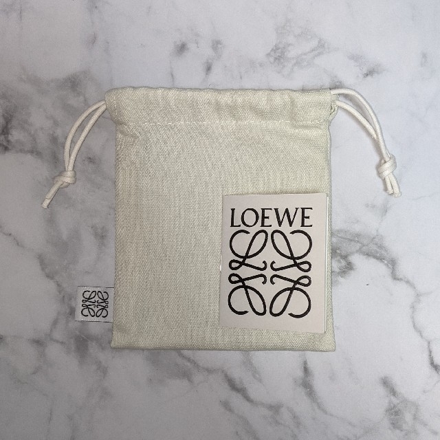 LOEWE(ロエベ)のLOEWE ロエベ スモール バーティカルウォレット avocado レディースのファッション小物(財布)の商品写真