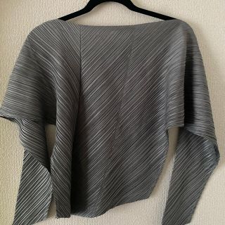 イッセイミヤケ(ISSEY MIYAKE)のIssey Miyake イッセイミヤケ変形 長袖トップス(カットソー(長袖/七分))