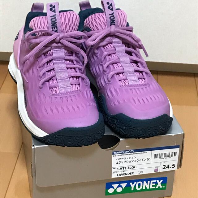 YONEX(ヨネックス)のヨネックス　新デザイン　テニスシューズ　　オムニクレー用　24.5 スポーツ/アウトドアのテニス(シューズ)の商品写真