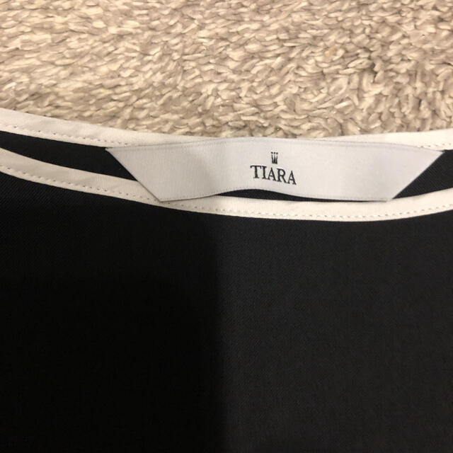 tiara(ティアラ)の値下げ！TIARAのフリル袖のカットソー レディースのトップス(カットソー(半袖/袖なし))の商品写真