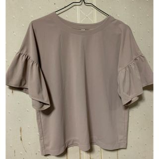 ユニクロ(UNIQLO)のユニクロ　袖フリルトップス(カットソー(半袖/袖なし))