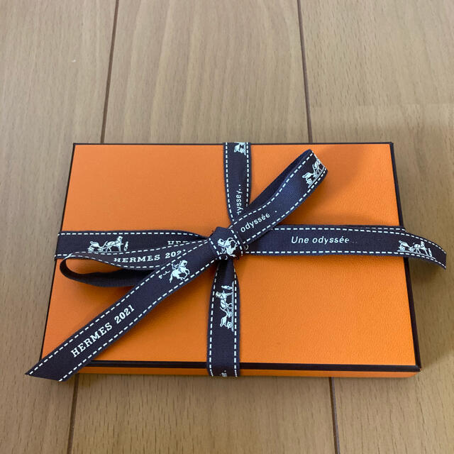 HERMES 箱　ボックス　リボン