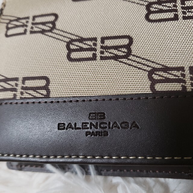 Balenciaga(バレンシアガ)のBALENCIAGA　バレンシアガ　BB柄　折り財布 レディースのファッション小物(財布)の商品写真