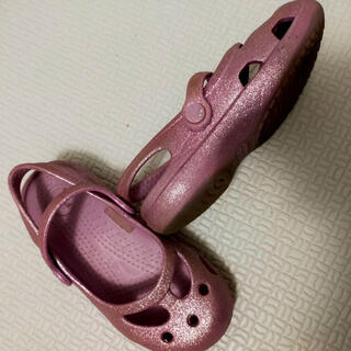 クロックス(crocs)の10 ラメ 紫 パープル(サンダル)