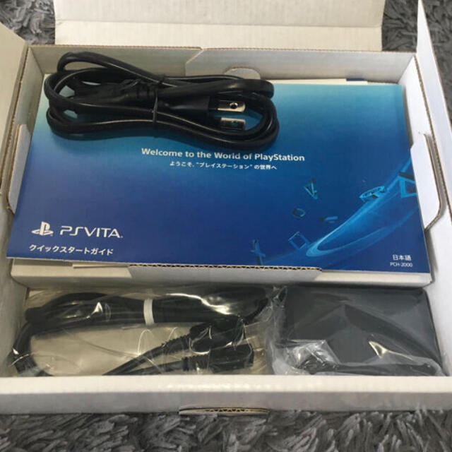 PlayStation Vita(プレイステーションヴィータ)の☆本体未使用☆ PSVita PCH-2000  ZA23 アクアブルー 希少品 エンタメ/ホビーのゲームソフト/ゲーム機本体(携帯用ゲーム機本体)の商品写真