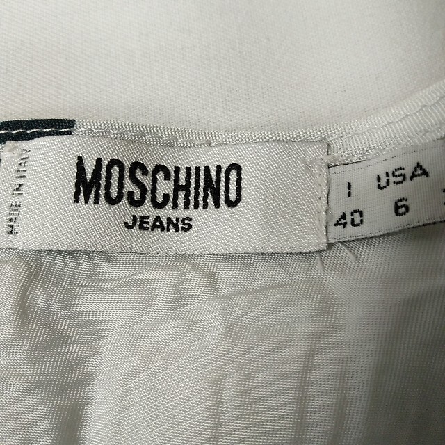 MOSCHINO(モスキーノ)のMOSCHINO JEANS モスキーノジーンズ スカート ハイビスカス柄 レディースのスカート(ひざ丈スカート)の商品写真