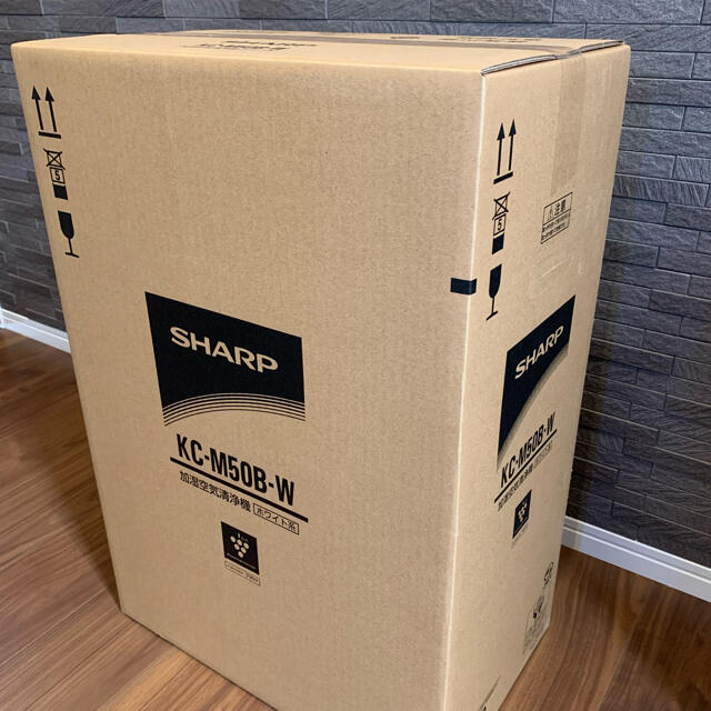 SHARP - SHARP 床置き型プラズマクラスター加湿空気清浄機 KC-M50B-Wの