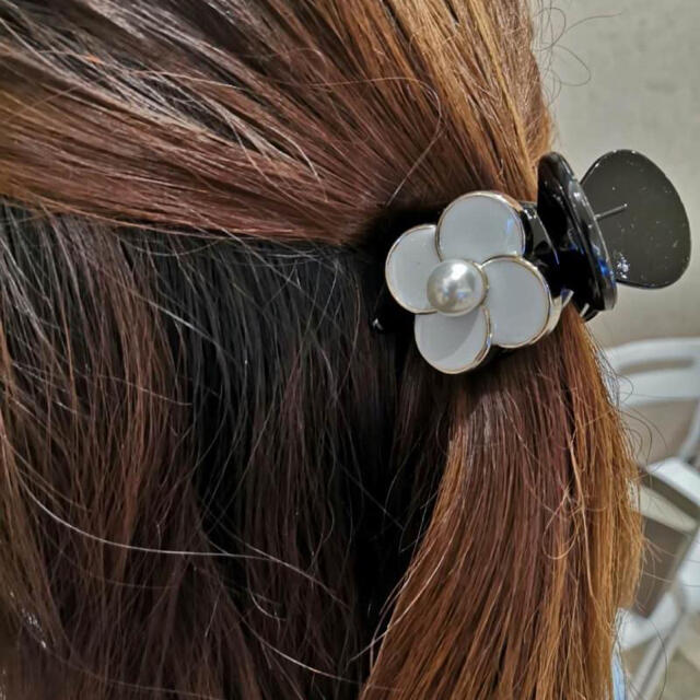 特売 カメリア パール ヘアクリップ バレッタ 髪留め かわいい オシャレの通販 By キャップshop ラクマ