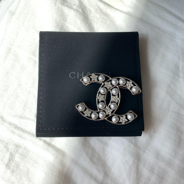 CHANEL(シャネル)のCHANEL♡BROOCH レディースのアクセサリー(ブローチ/コサージュ)の商品写真