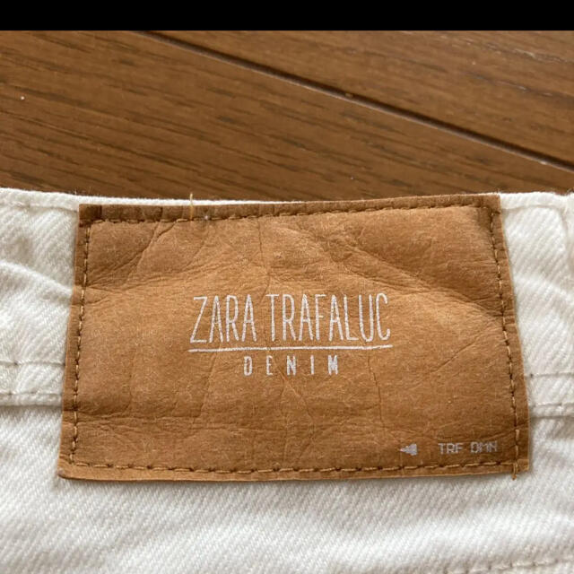 ZARA(ザラ)の最終値下げ！ZARA白ショートパンツ レディースのパンツ(ショートパンツ)の商品写真