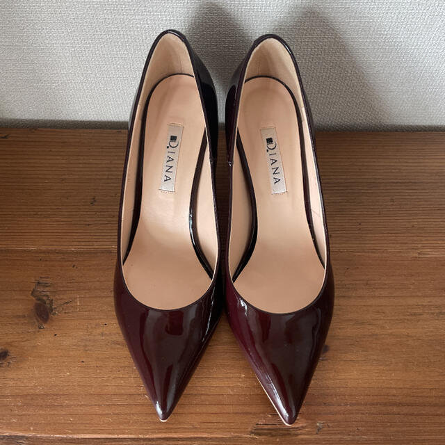美品ダイアナ エナメルパンプス ブラウン 1