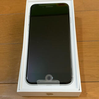 アップル(Apple)の新品　iPhoneSE 第二世代　SIMフリー64GB(スマートフォン本体)