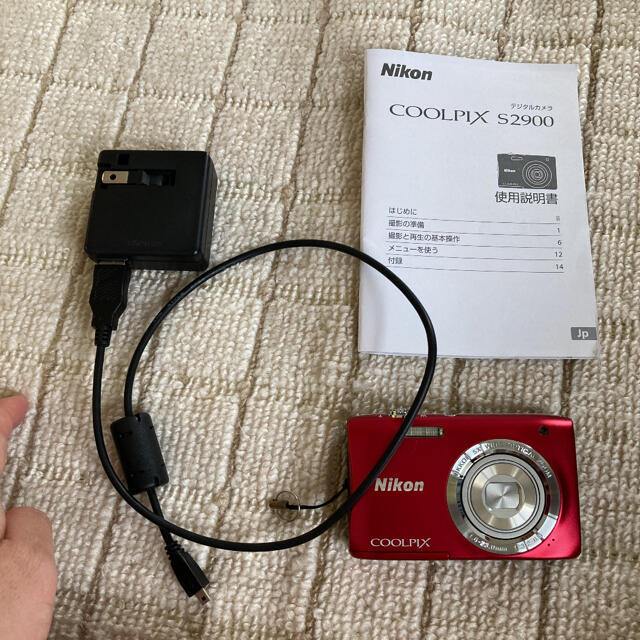 Nikon(ニコン)のNIKON COOLPIX S2900 RED スマホ/家電/カメラのカメラ(コンパクトデジタルカメラ)の商品写真