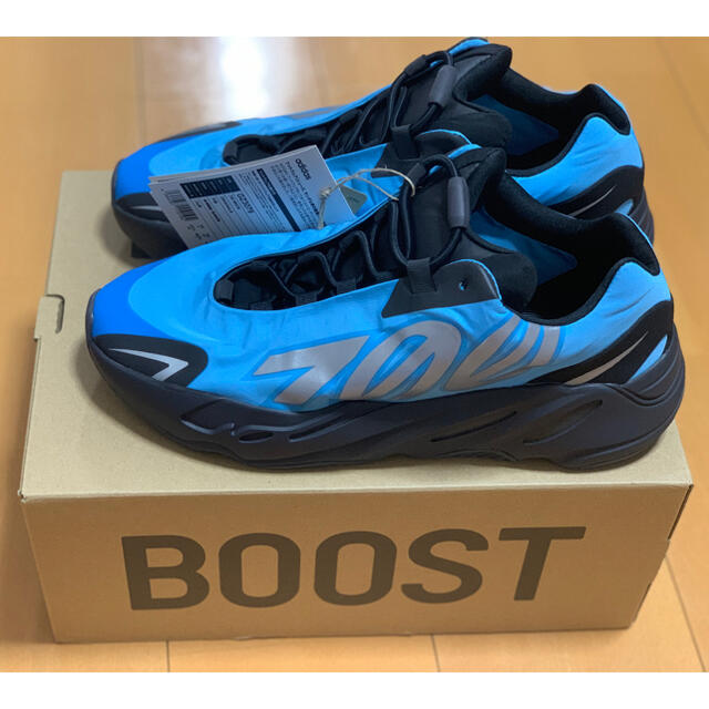 adidas(アディダス)のYEEZY BOOST 700 MNVN BRIGHT CYAN メンズの靴/シューズ(スニーカー)の商品写真