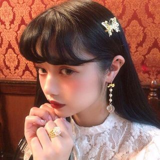 バタフライ　ヘアクリップ　カメオネックレス(バレッタ/ヘアクリップ)