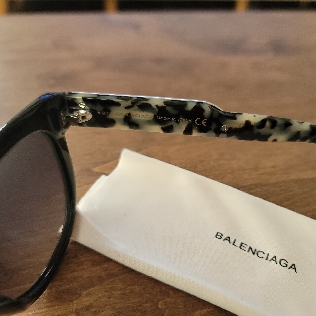 Balenciaga レディースサングラスの通販 by ヤンタニ's shop｜バレンシアガならラクマ - (大幅値引き)バレンシアガ BALENCIAGA 超激安新作