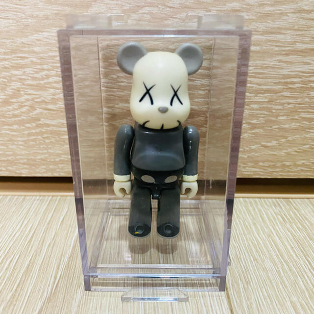 MEDICOM TOY - 美品 ベアブリック BE@RBRICK 100％ シリーズ4 カウズ KAWSの通販 by KAWS shop