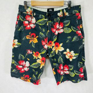 ステューシー(STUSSY)のstussy ステューシー　花柄ショーツ　ハーフパンツ　総柄　ハイビスカス　30(ショートパンツ)