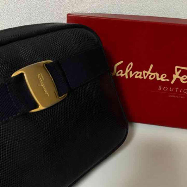 Salvatore Ferragamo(サルヴァトーレフェラガモ)のフェラガモ♡ヴァラ♡ショルダーバッグ レディースのバッグ(ショルダーバッグ)の商品写真