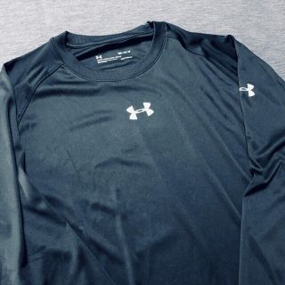 アンダーアーマー(UNDER ARMOUR)の【アンダーアーマー】メンズロンT☆紺M☆新品未使用(Tシャツ/カットソー(七分/長袖))