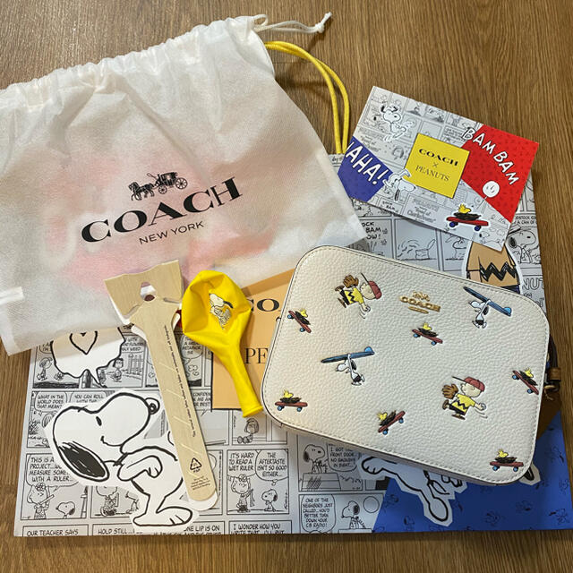 コーチ【coach×peanuts】コーチ スヌーピー カメラバック