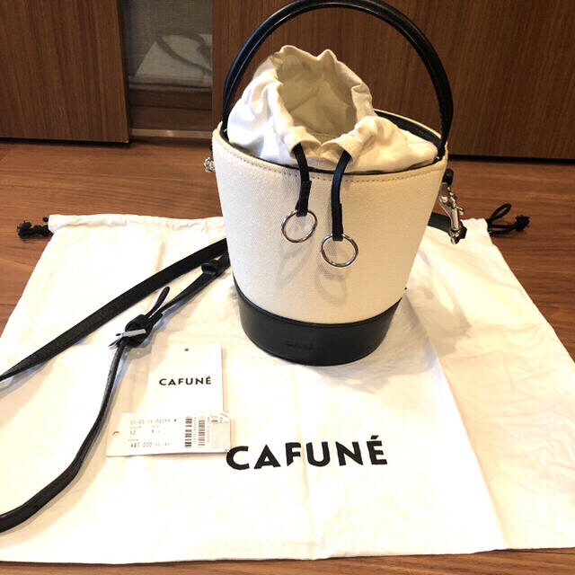 CAFUNE バッグ　カフネ　ミニバスケットバケット レディースのバッグ(ショルダーバッグ)の商品写真