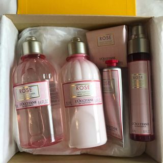 ロクシタン(L'OCCITANE)のロクシタン　ローズ　ボディケアセット　新品未使用品(ボディソープ/石鹸)