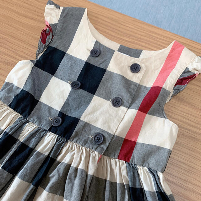 BURBERRY(バーバリー)のHARUCA様専用です❤️ バーバリー キッズ ワンピース 6Y 110 120 キッズ/ベビー/マタニティのキッズ服女の子用(90cm~)(ワンピース)の商品写真