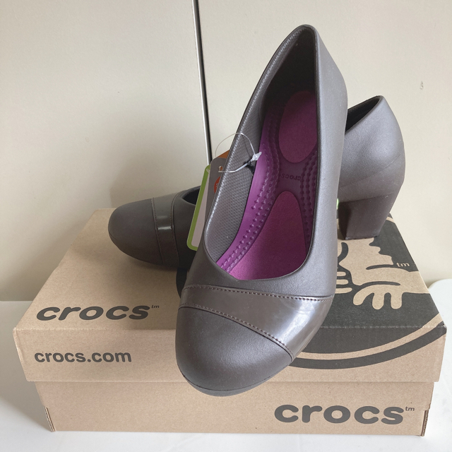 crocs(クロックス)のクロックス　合成樹脂パンプス　ブラウン レディースの靴/シューズ(ハイヒール/パンプス)の商品写真