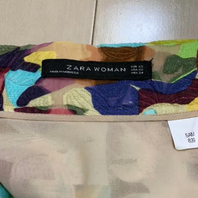 ZARA(ザラ)のZARA 花柄スカート レディースのスカート(ひざ丈スカート)の商品写真