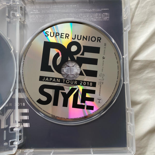 SUPER JUNIOR(スーパージュニア)のD&E JAPANTOUR 2018 STYLE(初回限定版)Blu-ray エンタメ/ホビーのDVD/ブルーレイ(ミュージック)の商品写真