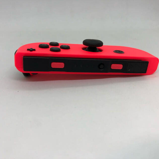 Nintendo Switch(ニンテンドースイッチ)のJoy-Con（ネオンレッド） エンタメ/ホビーのゲームソフト/ゲーム機本体(その他)の商品写真