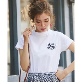 ドゥロワー(Drawer)のSEVENTEN セブンテン 刺繍Tシャツ(Tシャツ(半袖/袖なし))